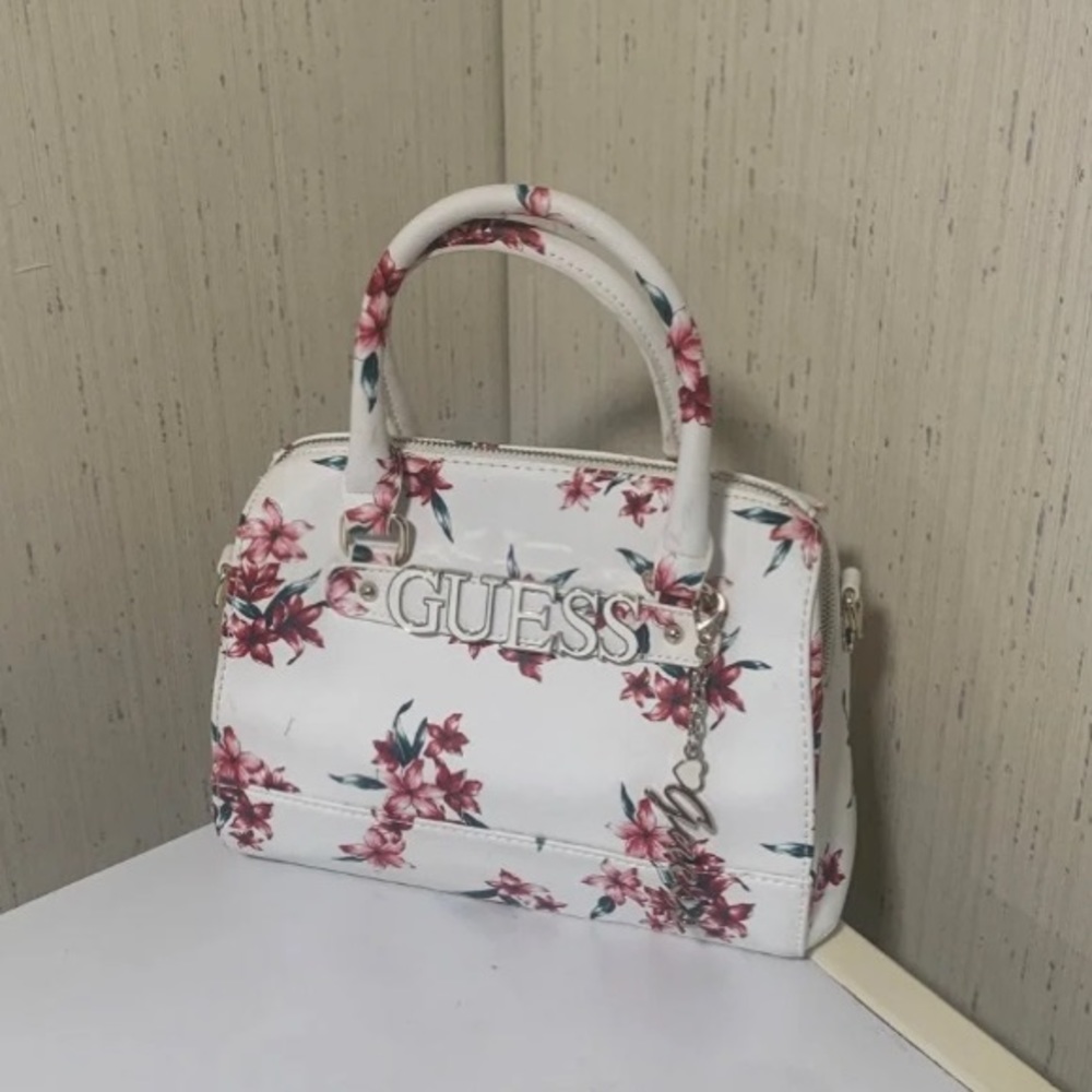 Guess purse white with floral